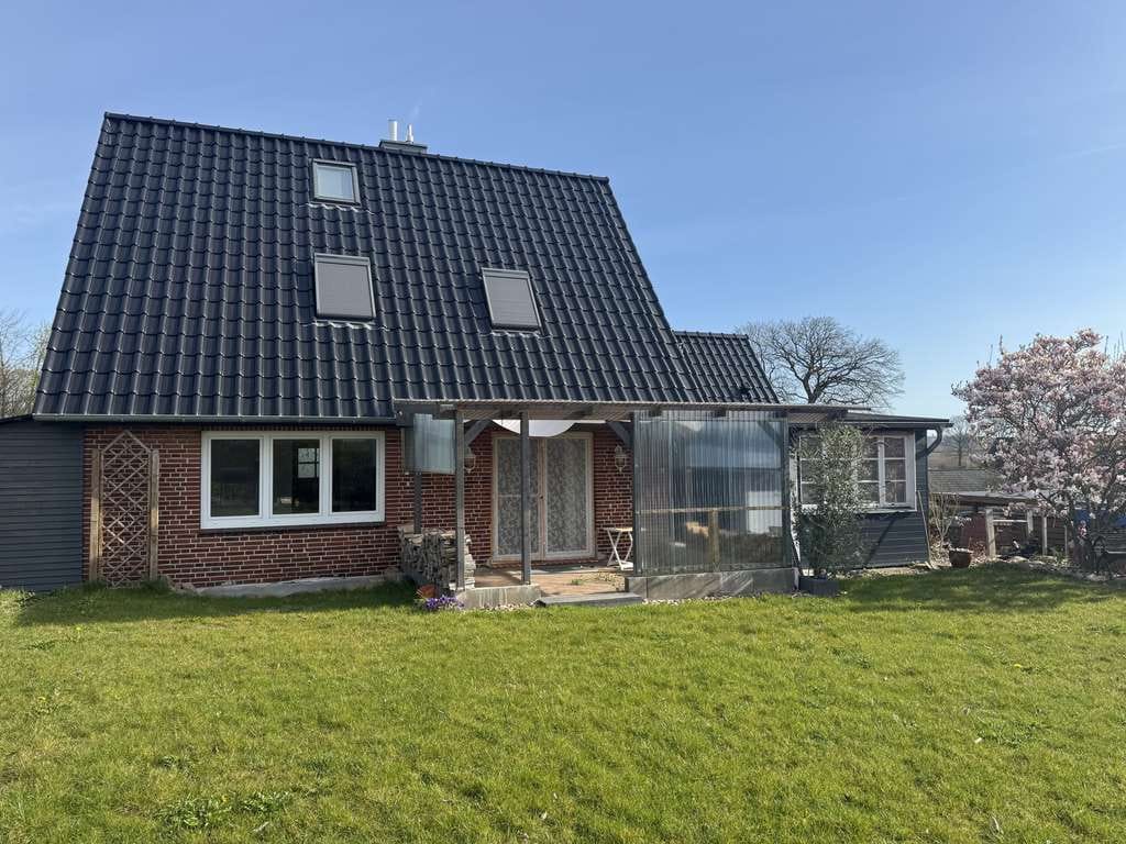 Immobilie in Stocksee - Saniertes und modernes Einfamilienhaus auf sonnigem Grundstück in Feldrandlage - Bild 1