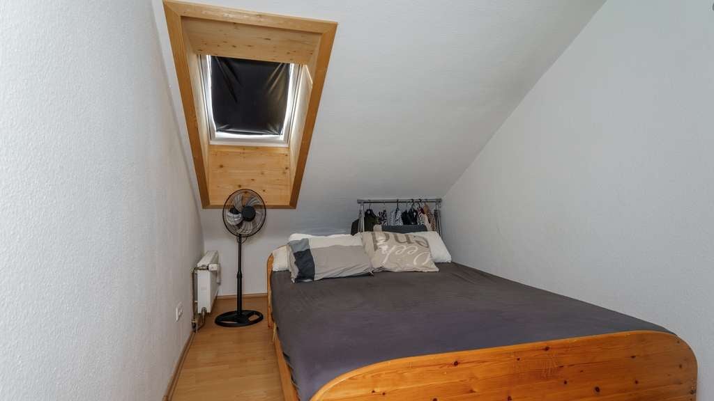 Immobilie in Konstanz - CHARME. UNTERM DACH. Vermietete 2-Zimmer-Wohnung mit Einbauküche. - Bild 3