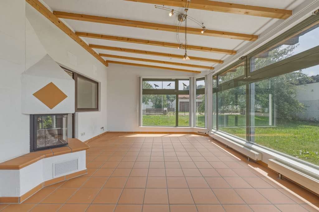 Immobilie in Altenstadt - 2-Familienhaus inkl. abgeschlossener Wohneinheit, Scheune & über 1.300 m² Grundstück - Bild 1