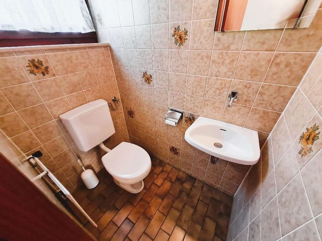 Immobilie in Wernau (Neckar) - Solides Reihenmittelhaus in schöner Wohnlage - frei! - Bild 3