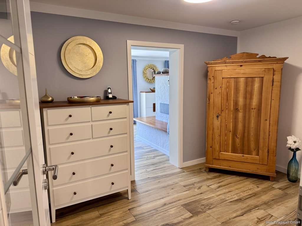 Immobilie in Bernried - Wohnen mit Stil: Modernisiertes Einfamilienhaus mit Garage & großem Grundstück – ideal für Familien - Bild 3