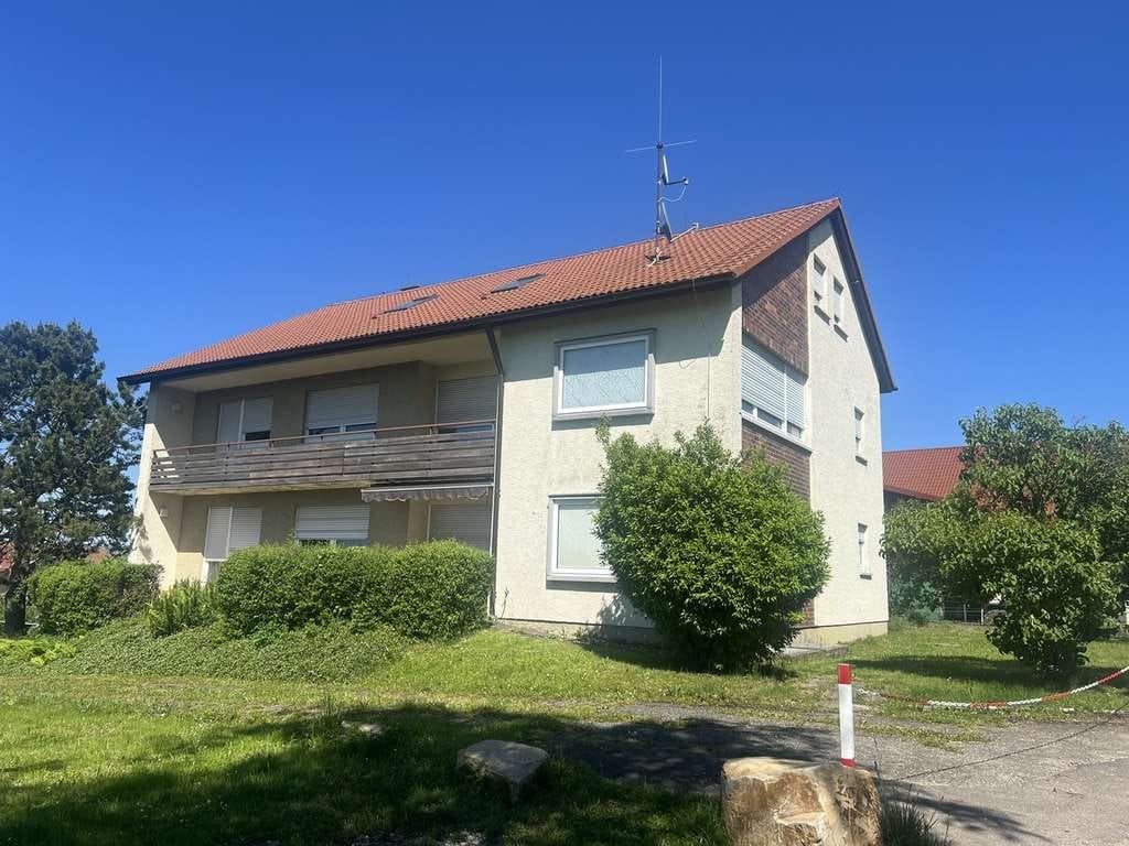 Immobilie in Eschenbach - Mehrfamilienhaus in ruhiger Wohnlage mit attraktiver Ortsrand-Aussicht - Bild 1