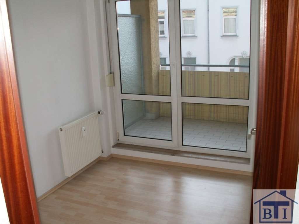 Immobilie in Bertsdorf-Hörnitz - Schöne 2-Raum-Wohnung mit Balkon, EBK und Aufzug
 - Bild 2