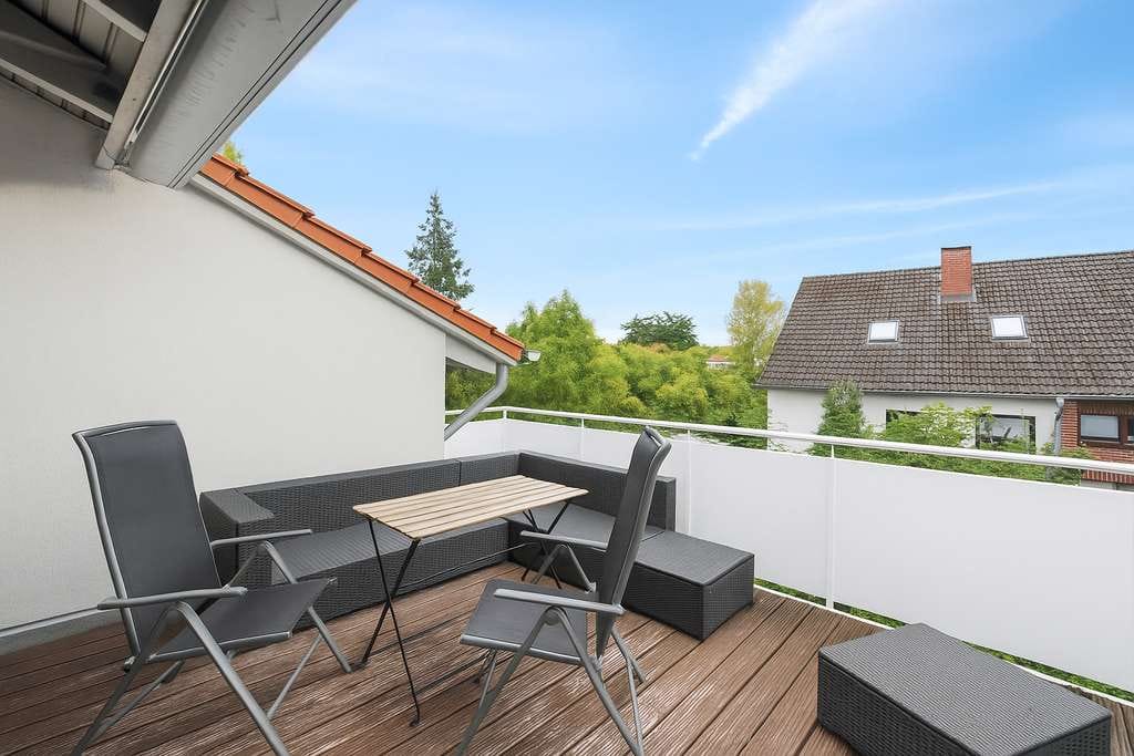 Immobilie in Hannover - Ein Zuhause für Zwei – Charmante Maisonette mit sonniger Dachterrasse und großem Wohnbereich - Bild 0