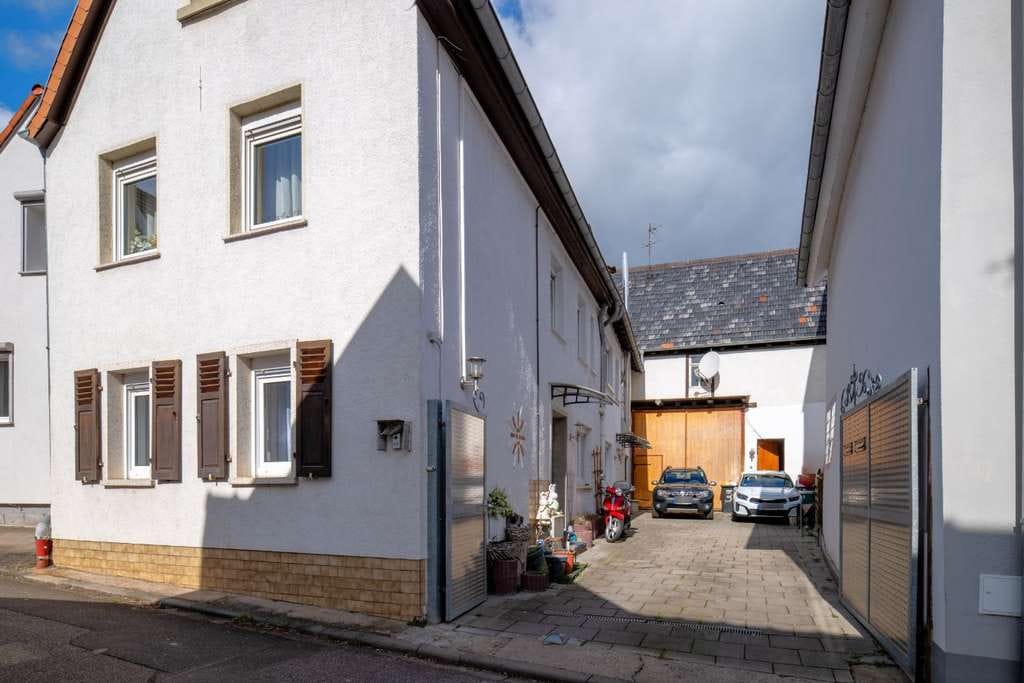 Immobilie in Saulheim - Rheinhessischer Hof mit 2 Wohneinheiten und Scheune – vielseitig nutzbar und ausbaufähig - Saulheim - Bild 2