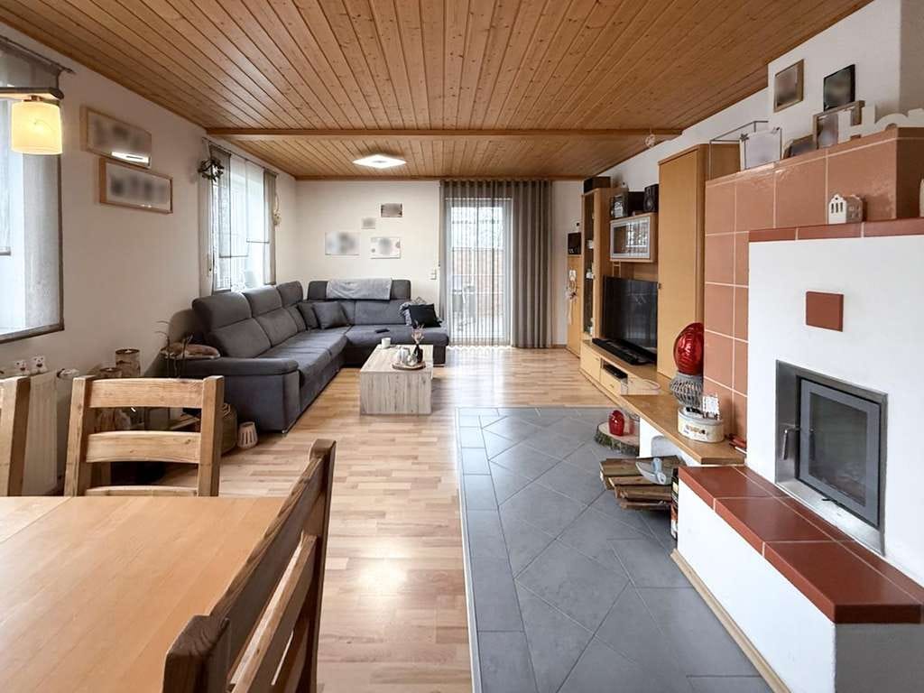 Immobilie in Konnersreuth - Ankommen und wohlfühlen – Ihr neues Zuhause mit Terrasse und Kaminofen! - Bild 3