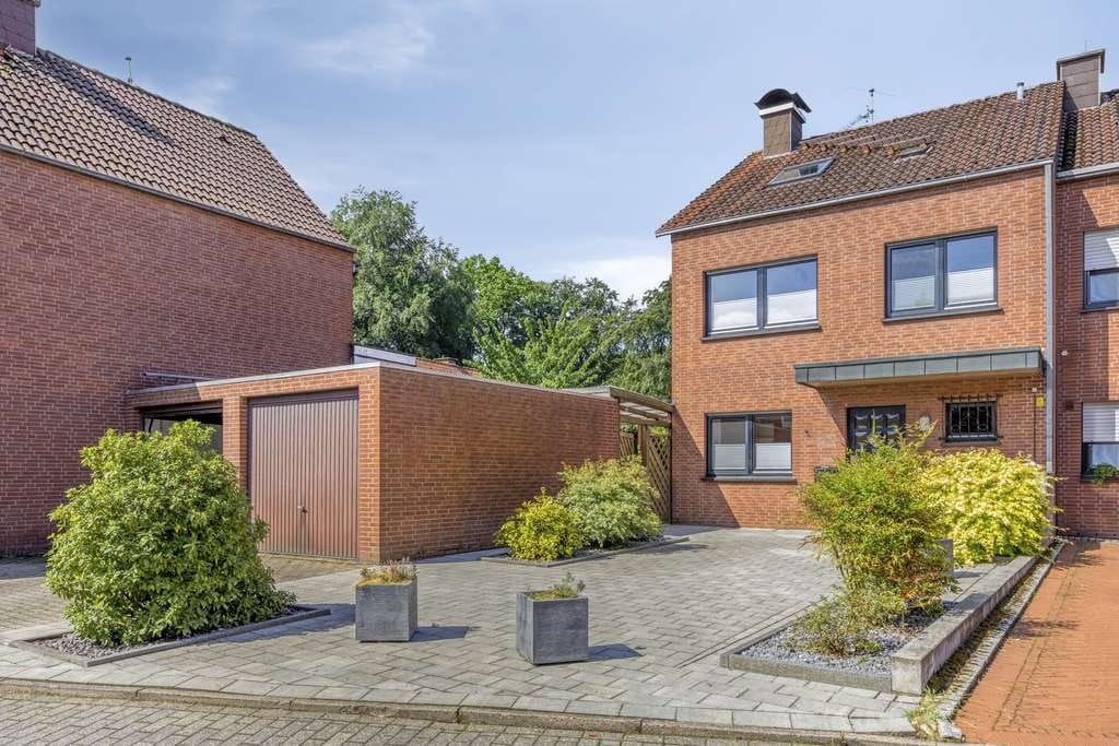 Immobilie in Saerbeck - Homeoffice gesucht? Ruhiges Reihenendhaus mit Garten, Spitzboden und Vollkeller - Saerbeck - Bild 1