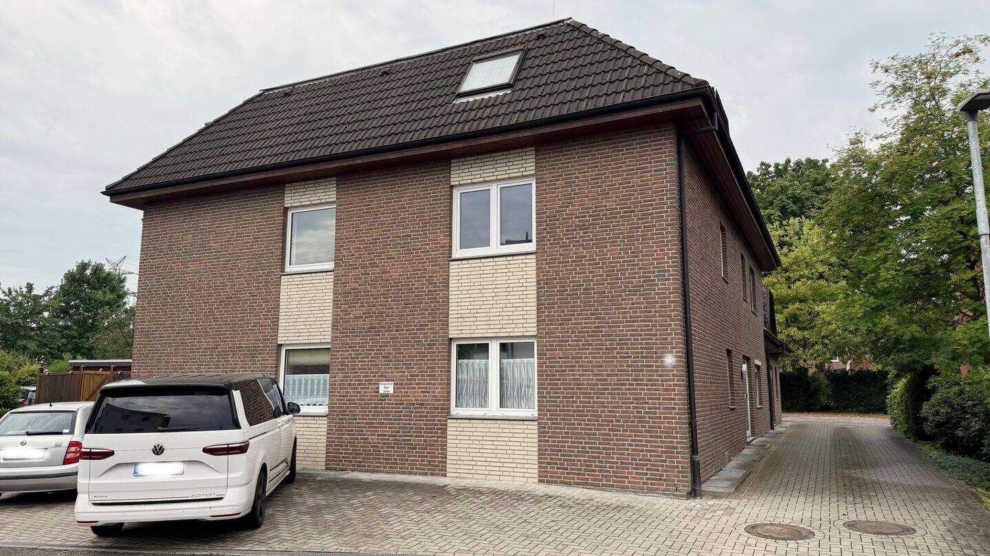 Immobilie in Osterholz-Scharmbeck - Attraktive u. vermietete 2-Zimmer-Dachgeschosswohnung mit Balkon in zentraler Lage von Osterholz-Scharmbeck - Bild 0