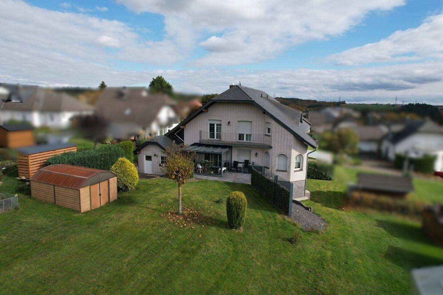 Immobilie in Gevenich - Eifel/Gevenich - Großzügiges Mietshaus - Ideal für Pensionsbetreiber und Kapitalanleger - Bild 1