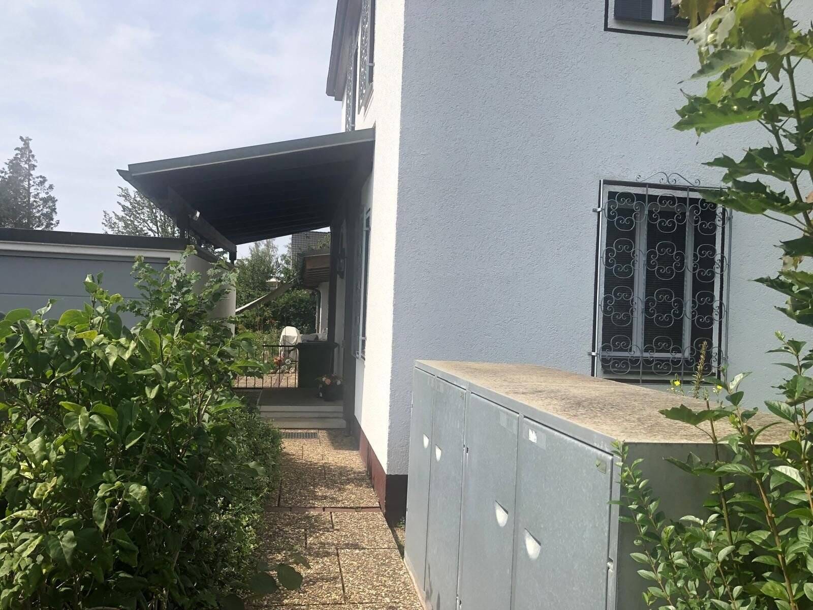 Immobilie in Schwaig bei Nürnberg - Doppelhaushälfte mit großzügigem Bungalow-Anbau - Bild 2