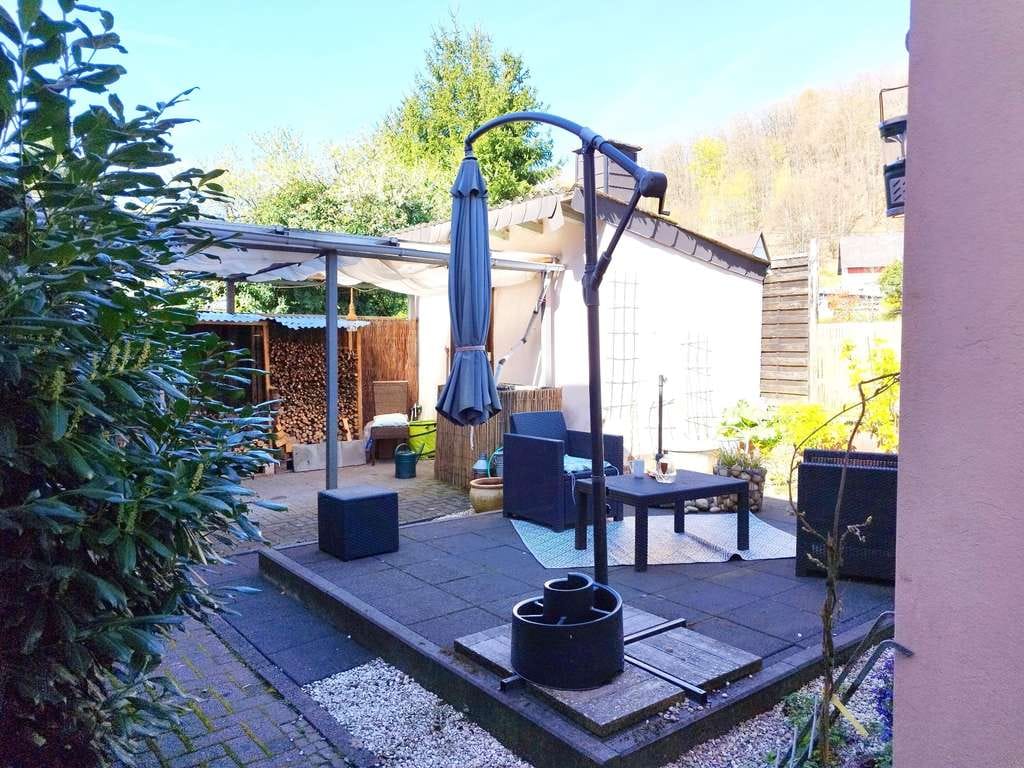 Immobilie in Namborn - GEMÜTLICHES Zweifamilienhaus 
in zentrumsnaher Lage mit 
2 Garagen, 2 Balkonen + Terrasse…! - Bild 4