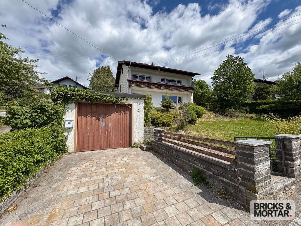 Immobilie in Altusried - Modernisiertes Einfamilienhaus mit Garage, Garten und traumhaftem Weitblick in ruhiger Wohnlage - Bild 2