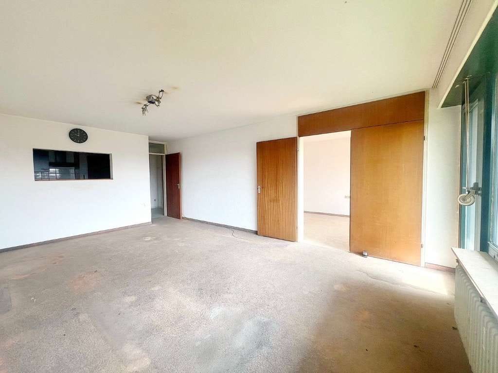 Immobilie in Ditzingen - Ruhige Oase am Rand von Ditzingen: sonnige 2-Zi. Wohnung mit EBK, Süd-Balkon und TG-Box - Bild 2