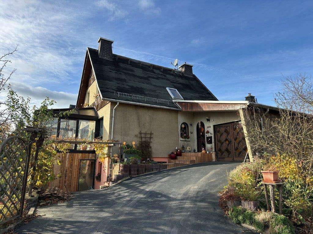 Immobilie in Saalburg-Ebersdorf - Schönes Einfamilienhaus mit Wintergarten, Salzwasserpool, Blockheizkraftwerk usw. - Bild 2