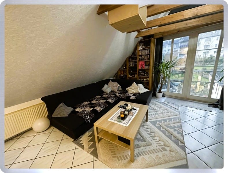 Immobilie in Geisenheim - * Johannisberg: Große 5-Raum-Wohnung im Dachgeschoss eines Dreiparteienhauses* - Bild 3