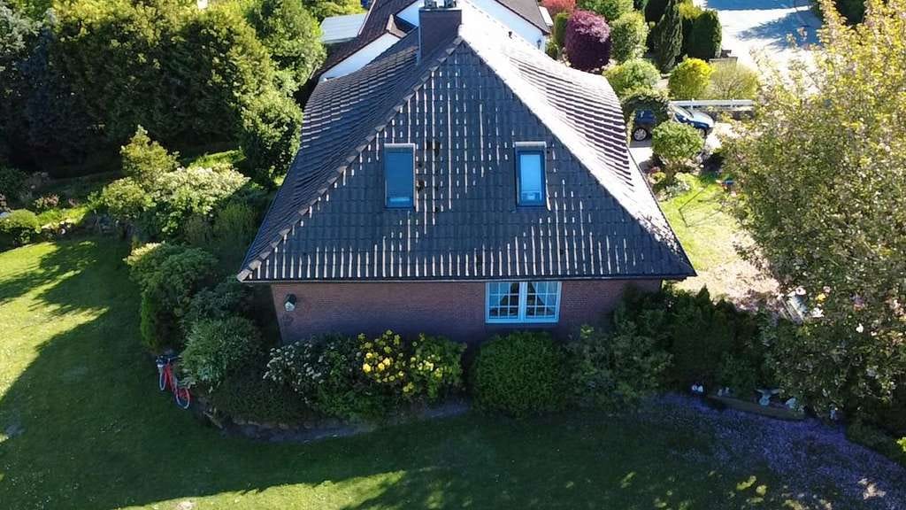 Immobilie in Bebensee - Einfamilienhaus mit Einliegerwohnung - Bild 2