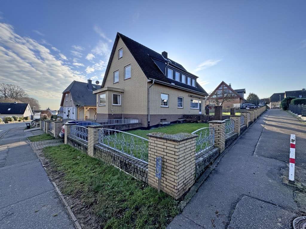 Immobilie in Zarpen - Zarpen : Zweifamilienhaus mit Garage, Vollkeller und Ausbaureserve im Ortskern - Bild 2