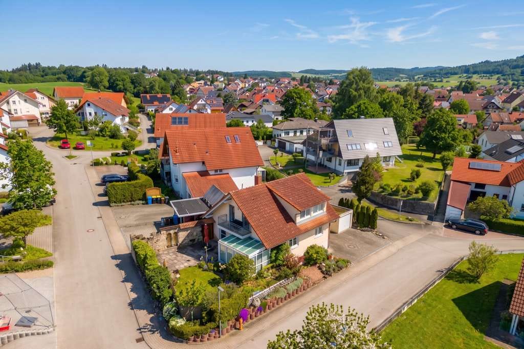 Immobilie in Orsingen-Nenzingen - Ein Haus, das mitdenkt – Aufzug inklusive - Bild 1