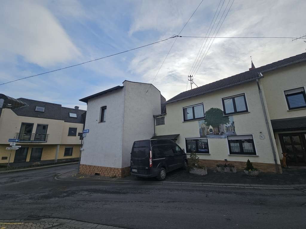 Immobilie in Andernach - Miesenheim: großzügiges Haus mit Stellplatz - Bild 2