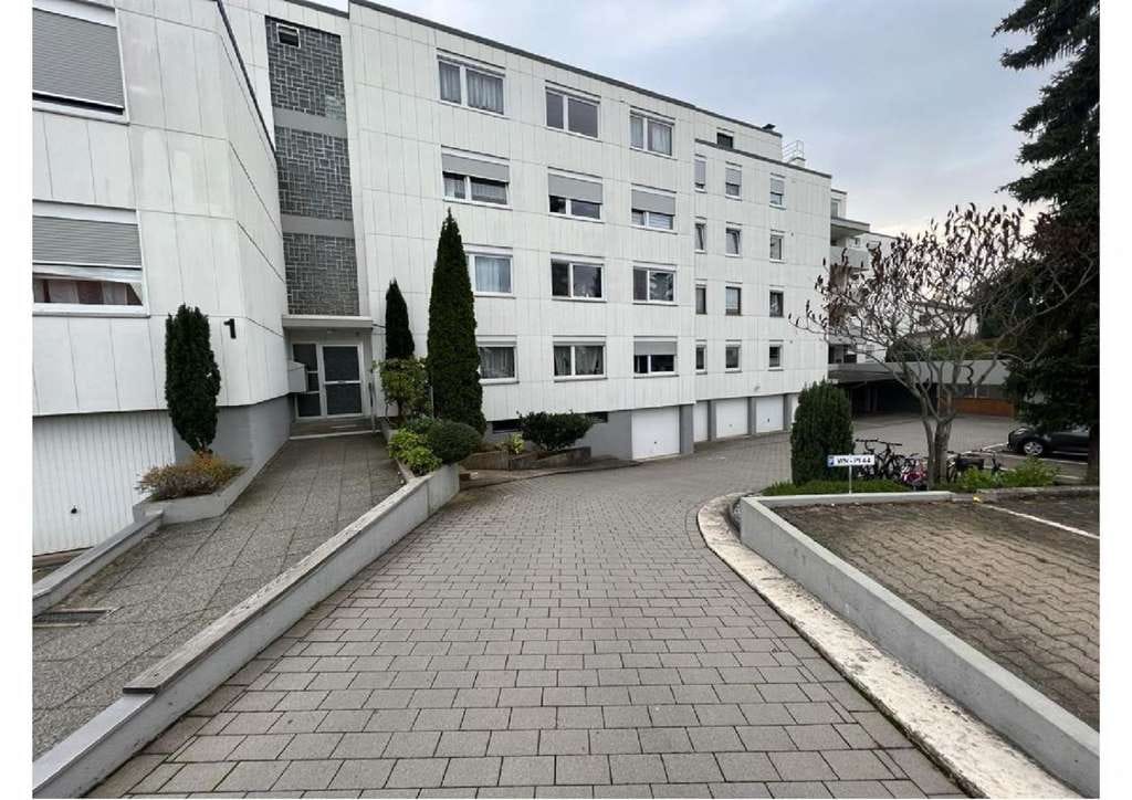 Immobilie in Welzheim - Familienfreundliche 5-Zimmer-Wohnung mit Balkon  PKW-Stellplatz - Bild 0