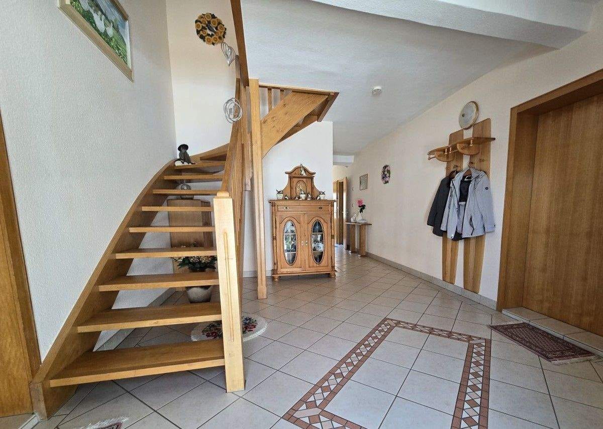 Immobilie in Hofgeismar - Großes Wohn- und Wirtschaftsobjekt mit vielfältigen Nutzungsmöglichkeiten - Bild 2
