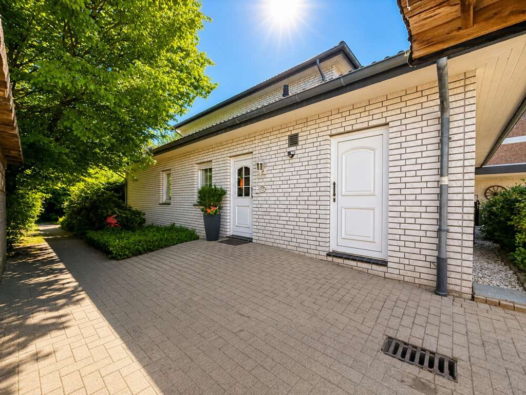 Immobilie in Bissendorf - Zweifamilienhaus mit unverbaubarem  Weitblick in die Natur! - Bild 2