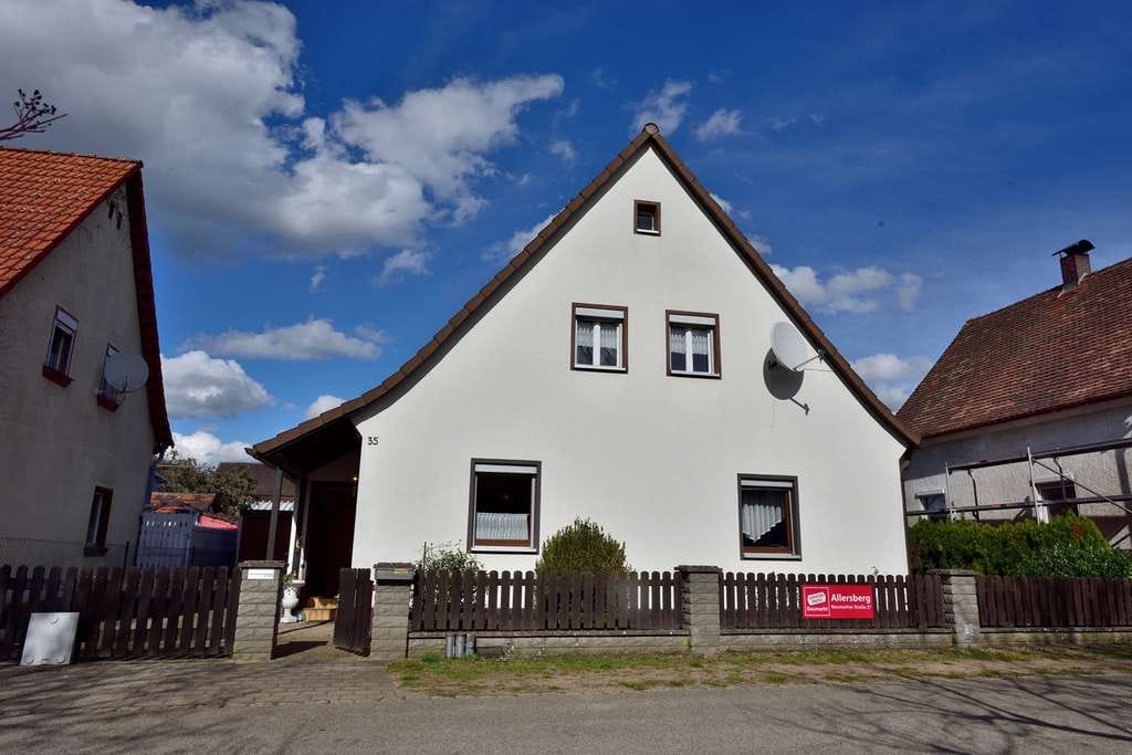 Immobilie in Allersberg - EFH mit großem Garten und viel Flair im Dornröschenschlaf - Bild 0