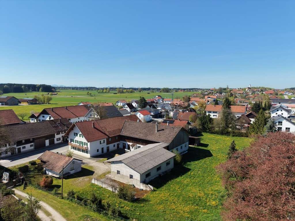 Immobilie in Vilgertshofen - - TRAUM VOM EIGENEN HOF - Hofstelle mit Maschinenhalle in Pflugdorf/Vilgertshofen - Bild 0