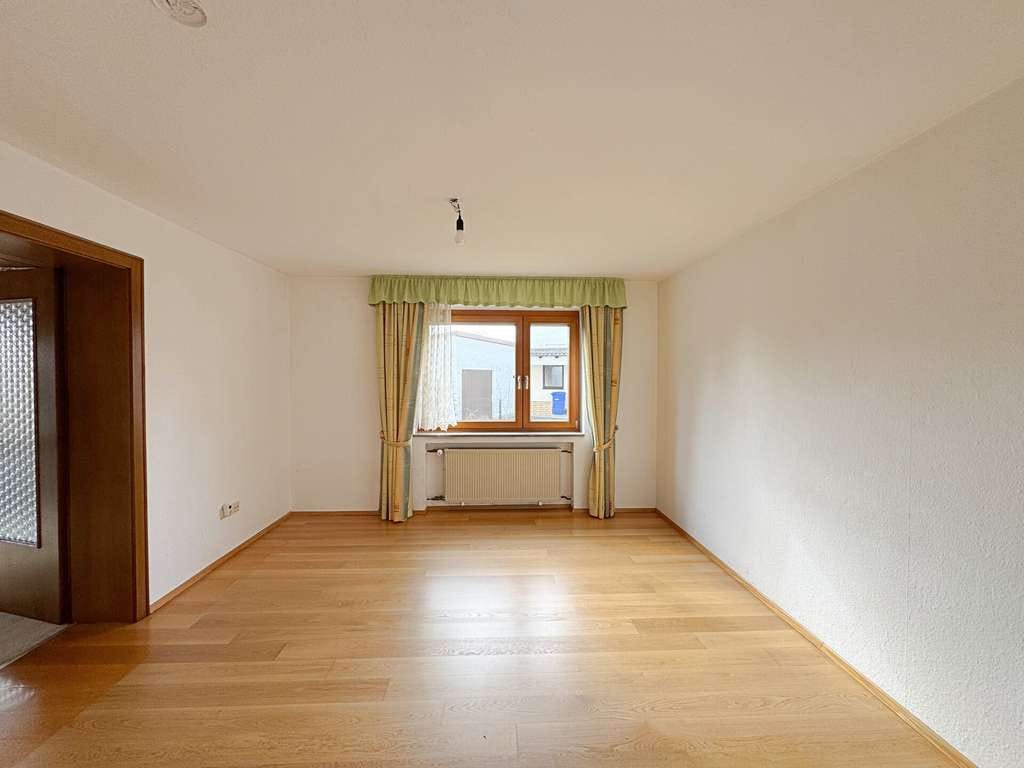 Immobilie in Emmerting - Wohnung kaufen - wie in einem Haus leben - Erdgeschoss mit sonniger Südostterrasse und großem Garten - Bild 4
