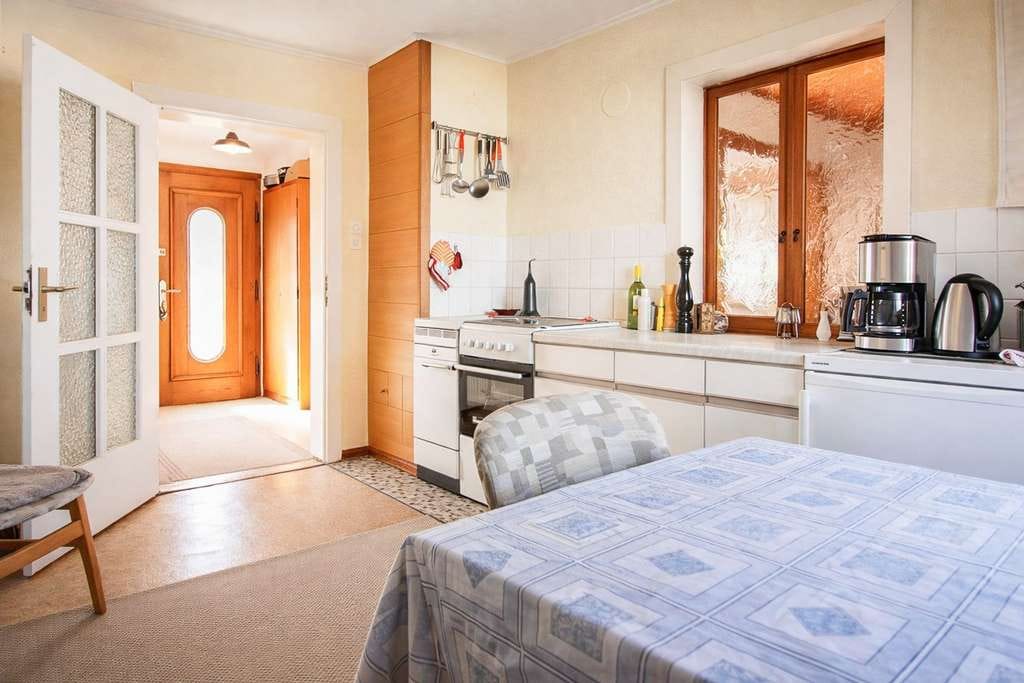 Immobilie in Wächtersbach - Seltene Kombination: Wohnhaus plus Freizeitgrundstück in Weihernähe in Wächstersbach Wittgenborn - Bild 3