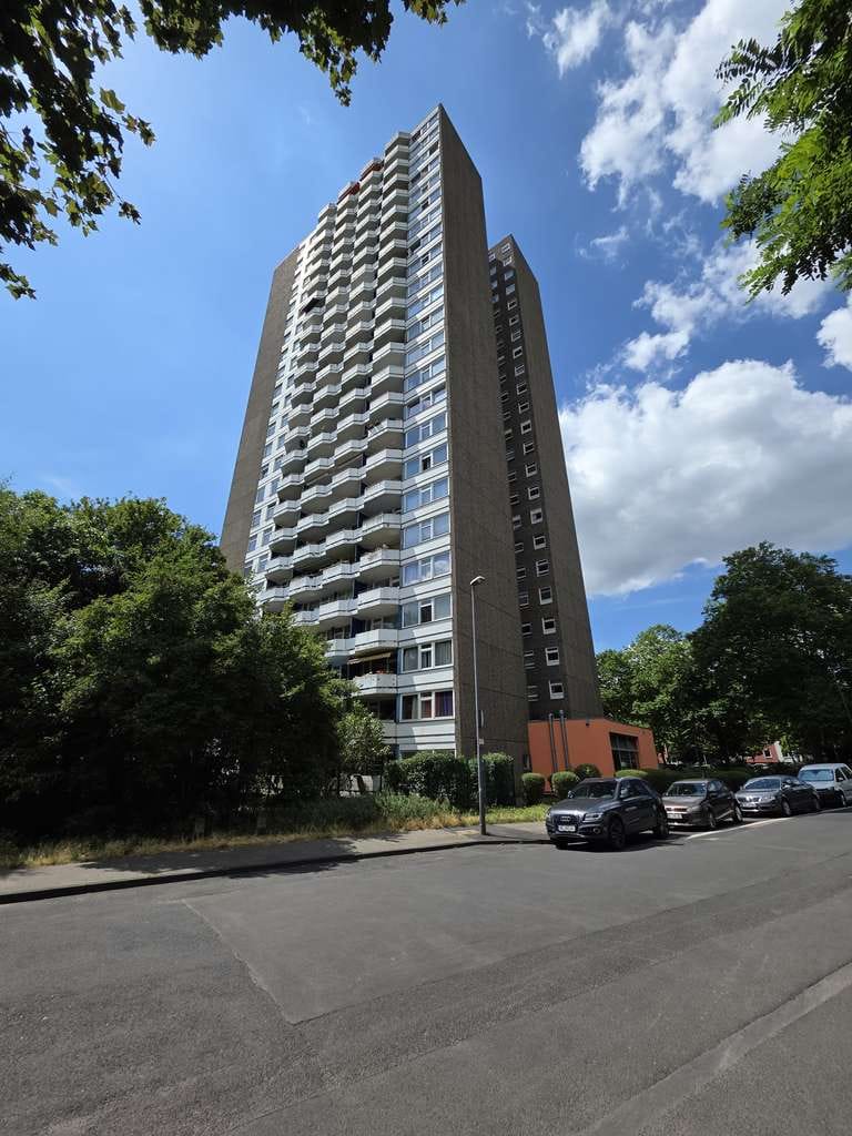 Immobilie in Köln - Einzimmerappartement in guter Lage, mit Blick in den Vorgebirgspark - Bild 0