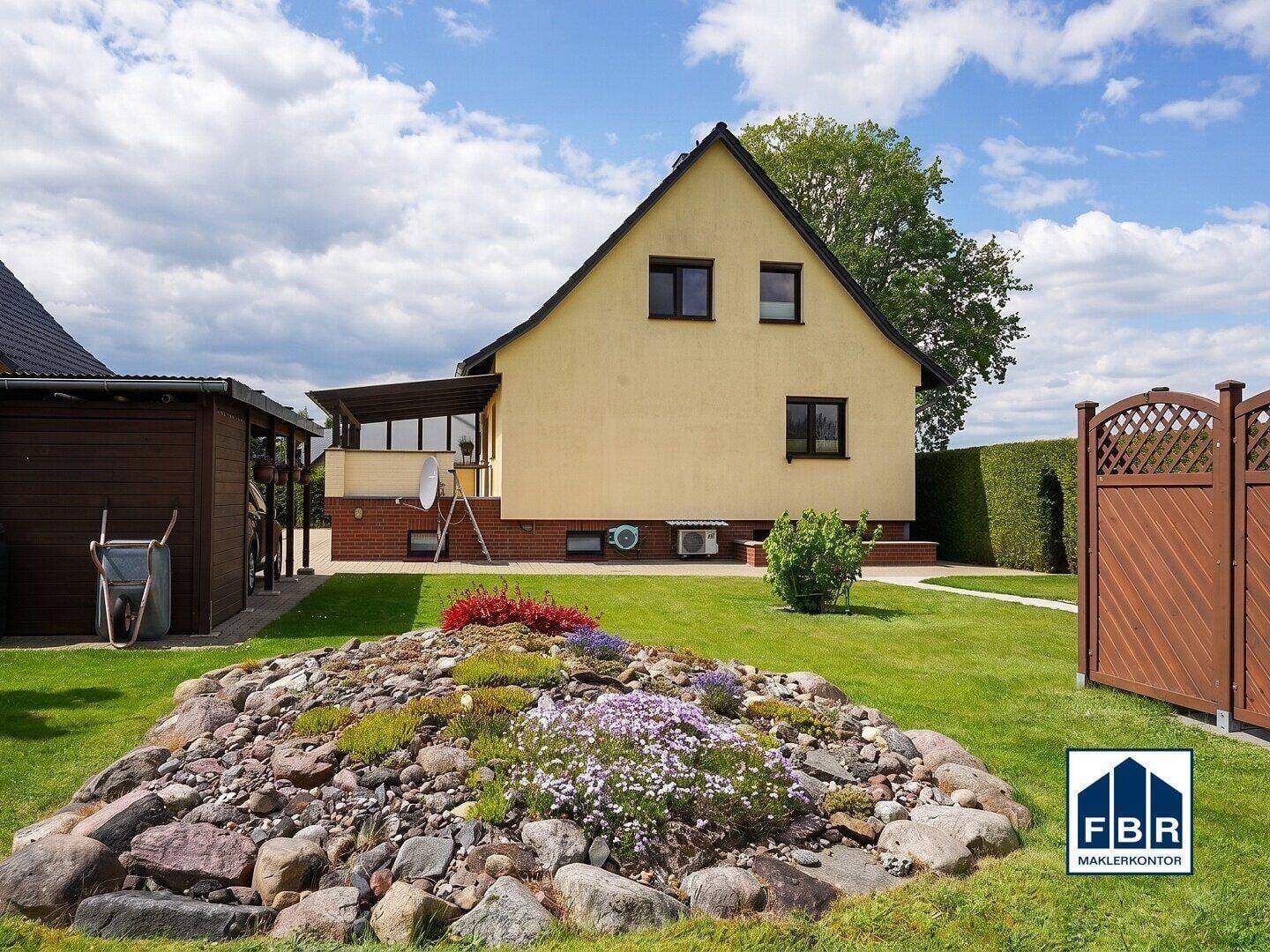 Immobilie in Rom - Viel Platz für Familie, Hobby und Garten - gepflegtes Einfamilienhaus in ruhiger Lage - Bild 0