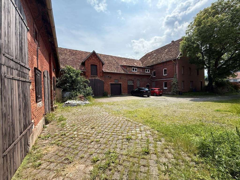 Immobilie in Salzhemmendorf - Ländlicher Dreiseitenhof mit großem Potenzial – Resthof in Oldendorf - Bild 2
