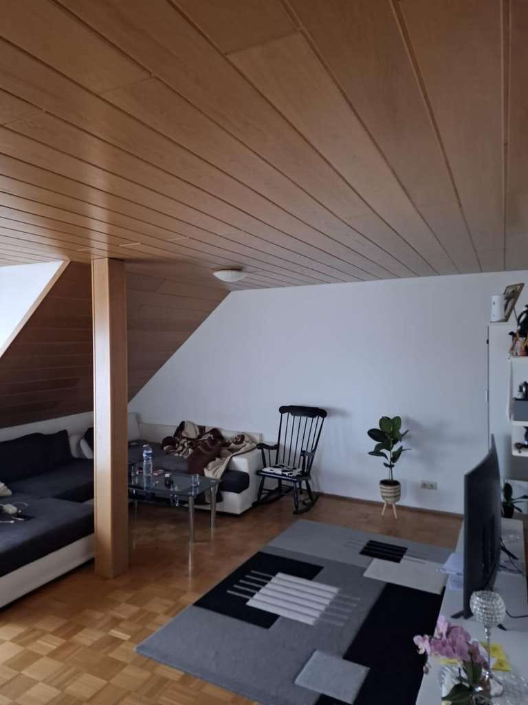 Immobilie in Eutingen im Gäu - 4-Zimmer-Wohnung in kleiner Einheit mit Balkon, Stellplatz & Garage - Bild 2