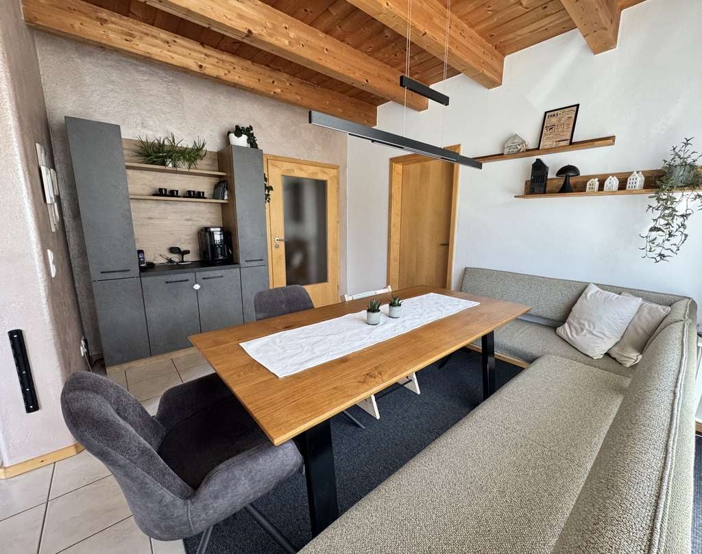 Immobilie in Egglham - Gepflegtes und modernisiertes Einfamilienhaus in zentraler Lage - Bild 3