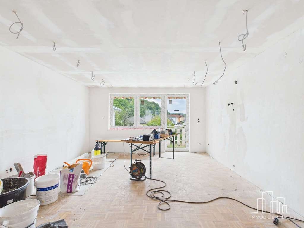 Immobilie in Schwedelbach - Einfamilienhaus mit Raum für individuelle Ideen – ideales Projekt für Handwerker - Bild 3