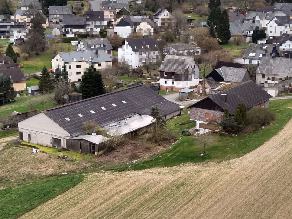 Immobilie in Mörschied - landwirtschaftliches Anwesen mit Wohnhaus, ehemaligem Stall und Scheune - Bild 3
