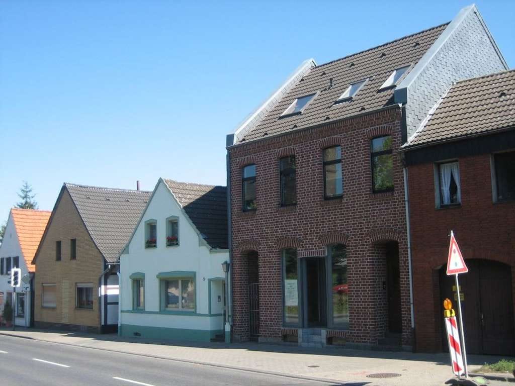 Immobilie in Grevenbroich - Mehrfamilienhaus mit 4 Einheiten - in zentraler Lage - Bild 2