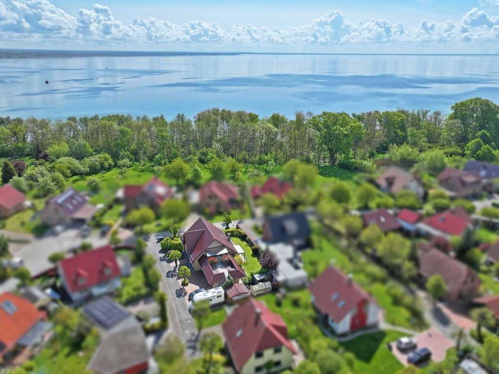 Immobilie in Klink - Großes Traumhaus mit Einliegerwohnung in sehr beliebter Wohnlage an der Müritz - Bild 1