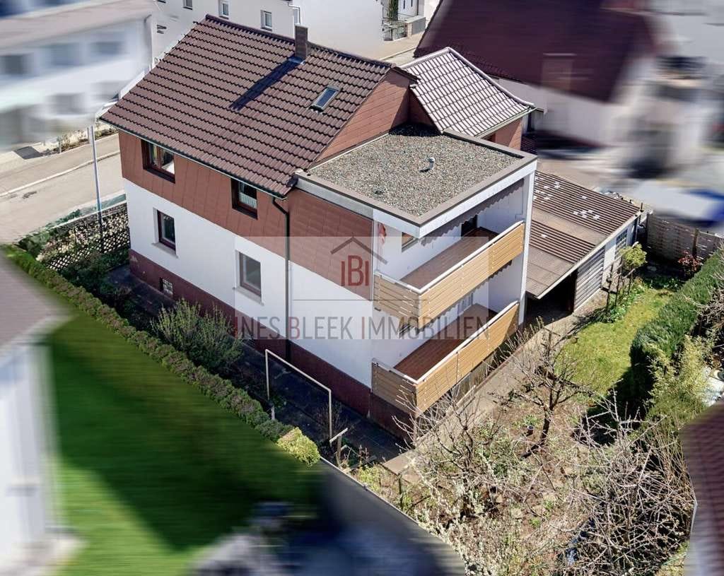 Immobilie in Deizisau - Großes Zwei- oder Einfamilienhaus mit viel Platz für Ihre Ideen - Bild 0