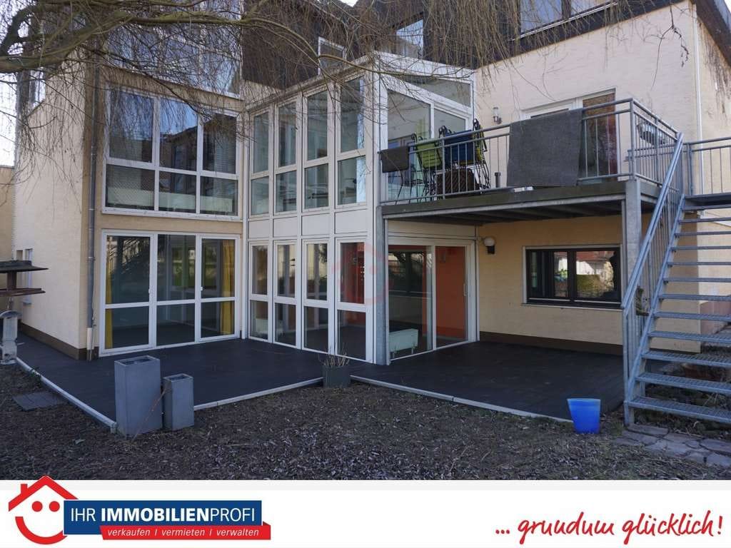 Immobilie in Buseck - Reduzierter Preis: Wohnhaus nach Architektenentwurf - Selber wohnen und vermieten zugleich! - Bild 0