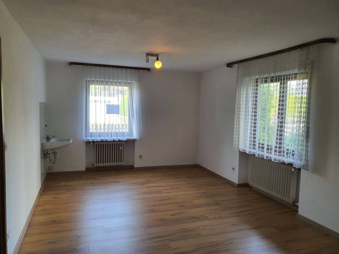 Immobilie in Vilsbiburg - Großzügiges Einfamilienhaus in einer bevorzugten Wohngegend von Vilsbiburg - Bild 1