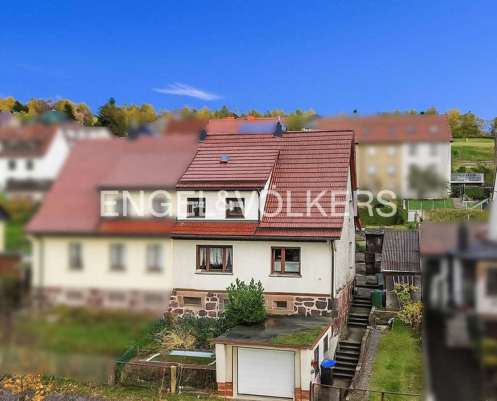 Immobilie in Steinbach-Hallenberg - Familienfreundliche Doppelhaushälfte mit Garten und Weitblick - Bild 0