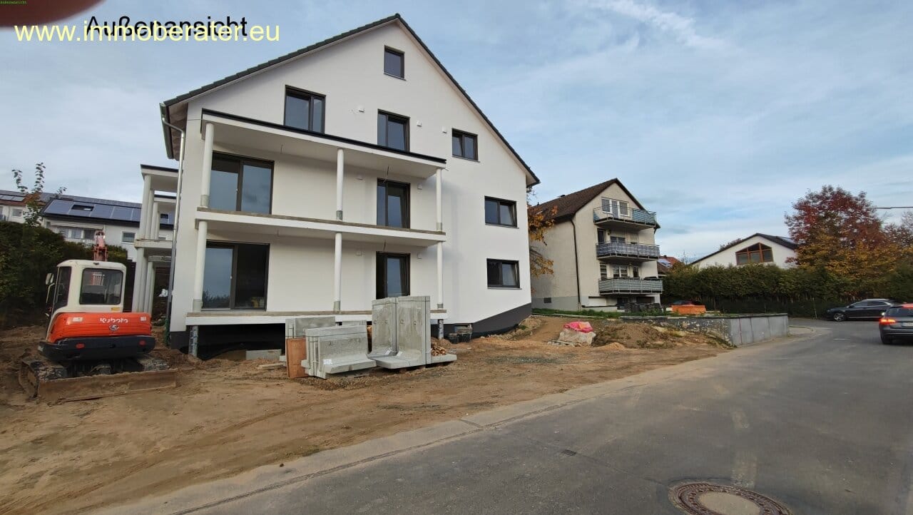 Immobilie in Neustadt an der Waldnaab -  Entgegehen Sie der Inflation - Grundbuch schlägt Sparbuch WFL ca. 116 m² lux. Ausstattung m. v. Extras ger. Terrasse plus Balkon in ruhiger Lage! - Bild 0