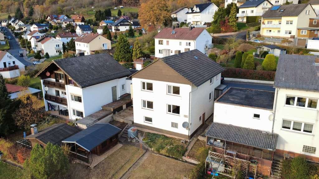 Immobilie in Philippsthal - Freistehendes Mehrfamilienhaus mit großem Garten – ideal für Mehrgenerationen & Kapitalanleger - Bild 2