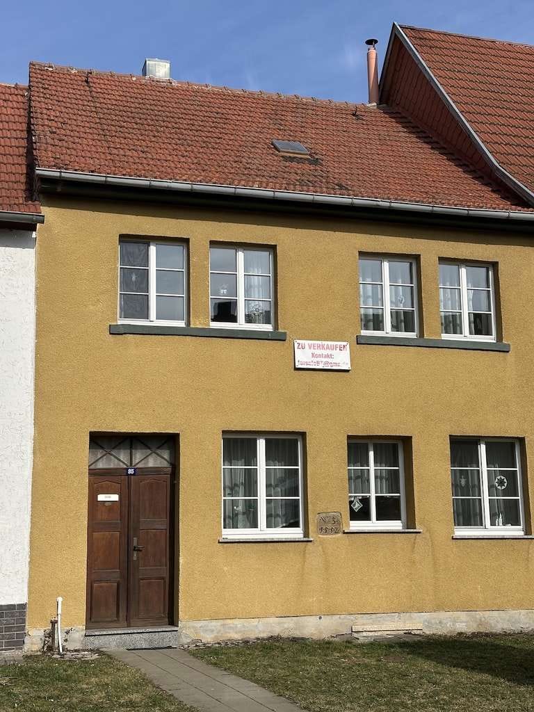 Immobilie in Bad Tennstedt - Reihenmittelhaus in Südausrichtung mit großem Grundstück, Scheune, Garage, Garte in Bad Tennstedt - Bild 0