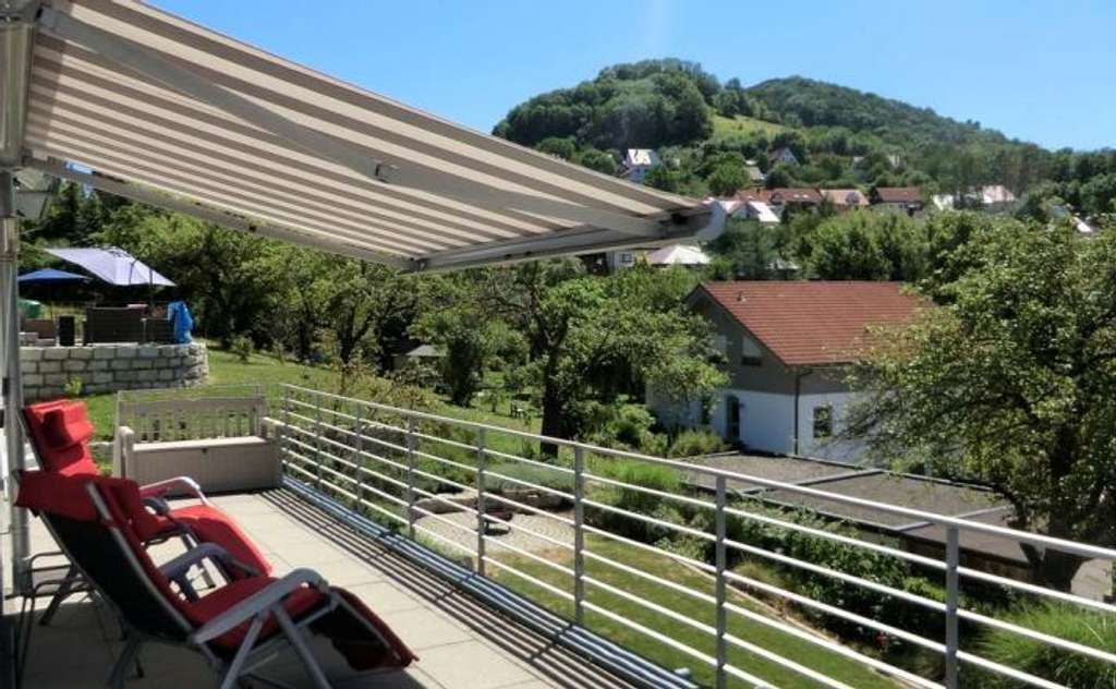 Immobilie in Aichelberg - Anwesen mit unverbaubarem Panorama in Aichelberg – Pool, Spa & Einliegerbereich - Bild 2