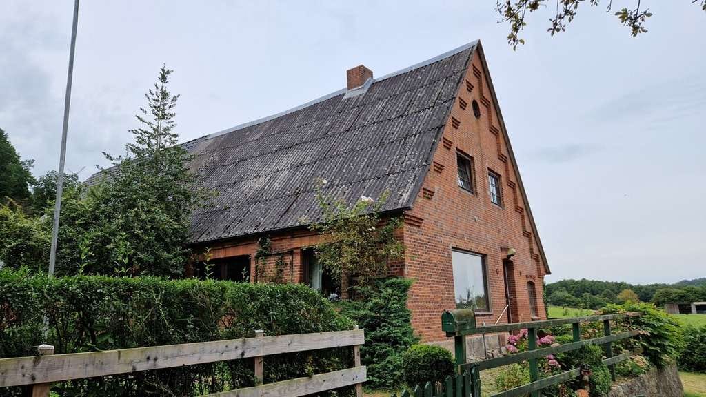 Immobilie in Westensee - Renovierungsbedürftiges Einfamilienhaus in Westensee – großes Traumgrundstück mit viel Potenzial - Bild 0