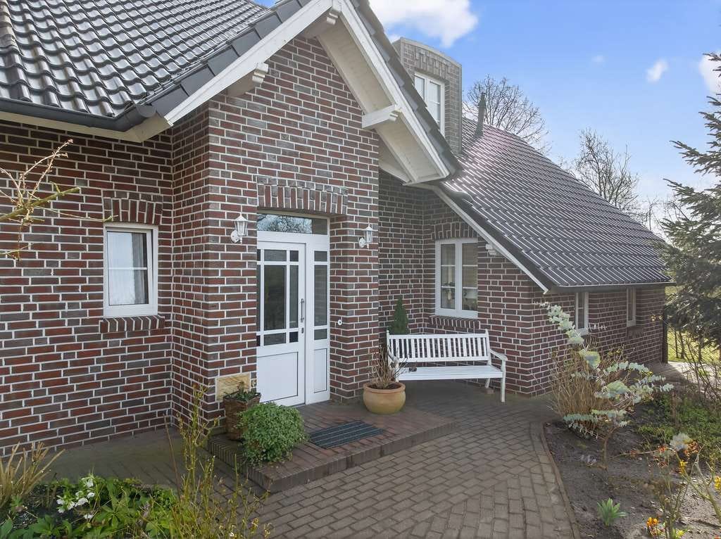 Immobilie in Rhede (Ems) - Freier Blick - Großes EFH in Sackgassenendlage mit Garage und Carport - Bild 4