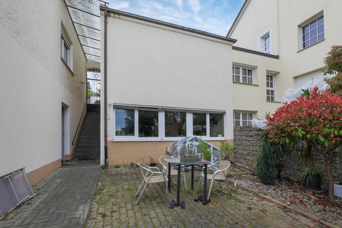 Immobilie in Remchingen - Attraktives Mehrfamilienhaus mit Renditepotenzial und freien Einheiten - Bild 1